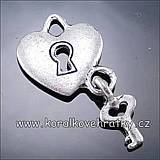 Přívěšek,srdce s klíčem, kov,17x14 mm, barva platina (balení 20 ks)