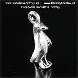 Přívěsek, kov, tučňák, 20x10 mm, barva platina (balení 12ks)