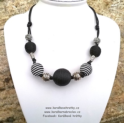 Korálky omotávané šňůrkou, pruh bílá, cca. 14mm (balení 8ks)