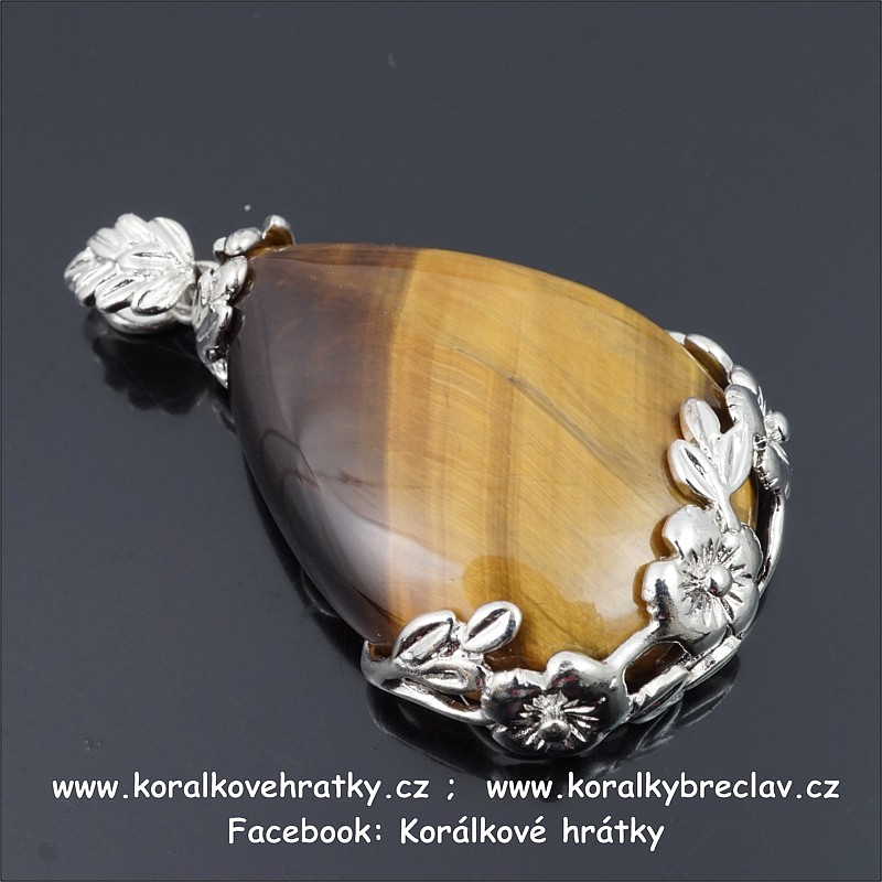 Přívěsek kapka, Tygří oko v ozdobném lůžku s květy, cca. 36x26x10  mm