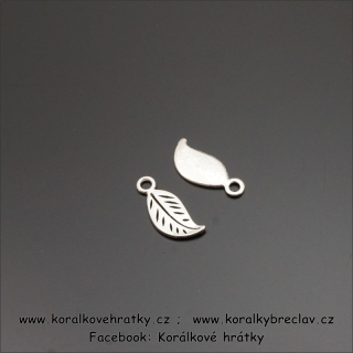 Přívěsek lístek, 17x8mm, barva platina,( balení 20 ks )