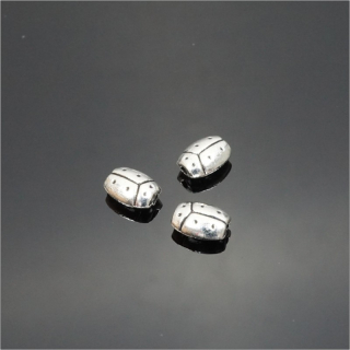Mezikus beruška, kov, 5,5x7x3mm, barva platina (balení 12 ks)