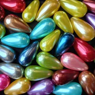 Korálky plast voskovaný, hruška 16x10 mm barevný mix ( balení 116 ks )