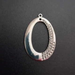Kovový přívěšek ovál s lůžky na šatony 40x26mm/ balení 3 ks