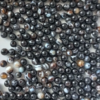 ONYX 4 mm pruhovaný/ balení 30 ks