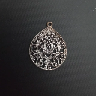 Přívěsek kapka s ornamentem 35x28mm, II. jakost / balení 24 ks