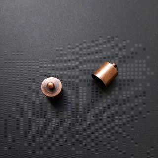 Kaplík vlepovací 13x10mm, otvor 9,5 mm, barva staroměď (balení 10 ks)