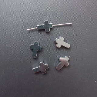 HEMATIT- kříž větší , 10x14mm, minerální korálky / balení 10 ks