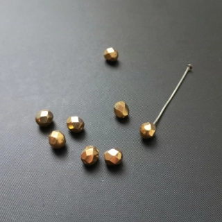 Korálek ohňovka 6 mm se zlatým pokovem, PŮLDÍRKA / balení 150 ks