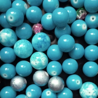 Korálky mačkané sklo modrý mix / balení 456 g