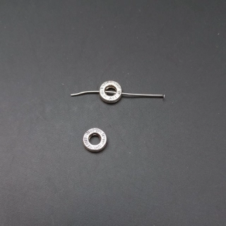 Mezikus kruh s otvorem a vroubky 10 mm, barva platina / balení 10 ks