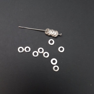 Mezikus "podložka" 6 mm, barva stříbrná / balení 100 ks