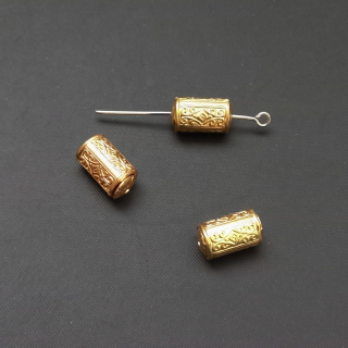 Korálek kov váleček 12x7 mm tvarovaný, barva zlatá / balení 100 ks 
