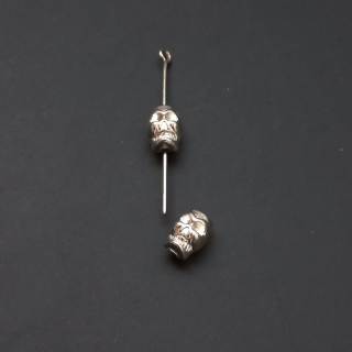 Mezikus kov lebka 9x6,5 mm, barva stříbrná / balení 10 ks