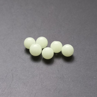 Korálek sklo 8 mm fluorescenční ( svítící ve tmě ) / balení 10 ks 