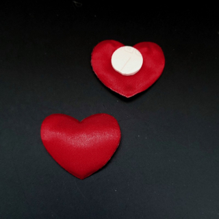 Srdce saténové 38x30 mm samolepící/ balení 24 ks 