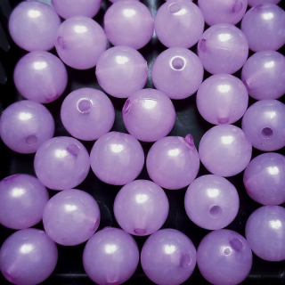 Korálky plast kulička 14mm sv. fialová mléčná (balení 100 ks )