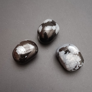 OBSIDIÁN moka tromlovaný ( balení cca 50 g )