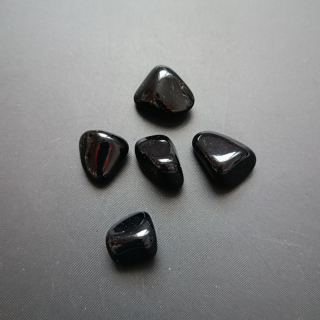 OBSIDIÁN černý tromlovaný ( balení cca 100 g )