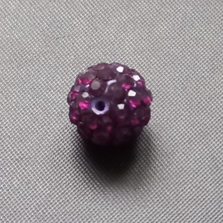 Korálek akrylový s kamínky, barva tm. fialová, 10 mm / balení 2 ks
