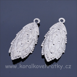 Přívěšek list 22x10mm,barva platina (balení 30 ks)