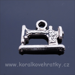 Přívěšek šicí stroj 19x15 mm, barva platina (balení 10 ks)
