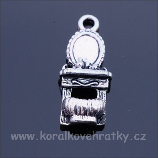 Přívěšek toaletní stolek 22x19mm, barva platina (balení 20 ks)
