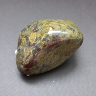 Jaspis epidot cca 5x3x3 cm, 76g
